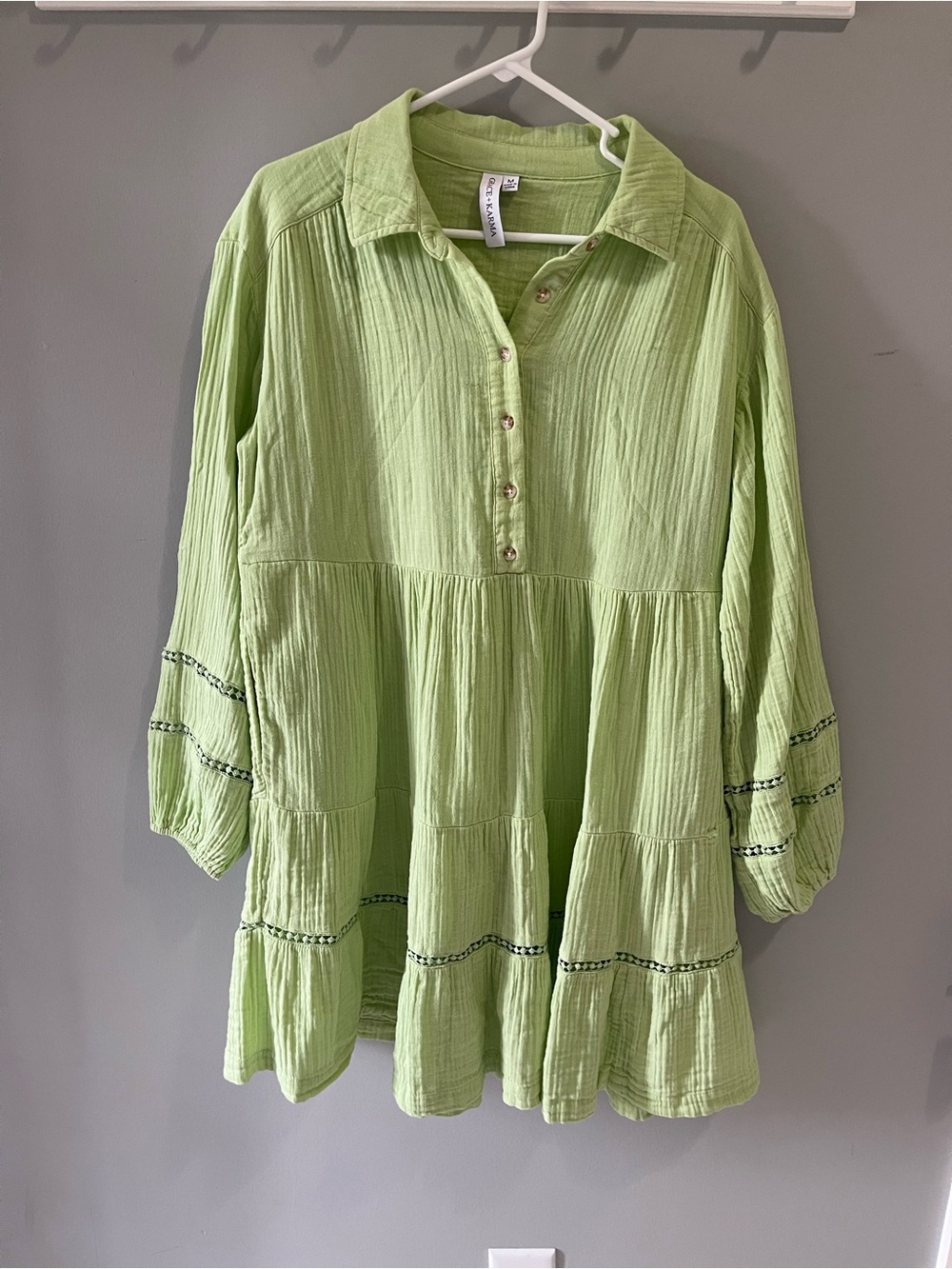 Grace + Karma Light Green Tiered Button-Front Mini Dress size medium